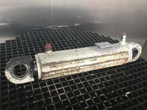 Liebherr Abstützzylinder